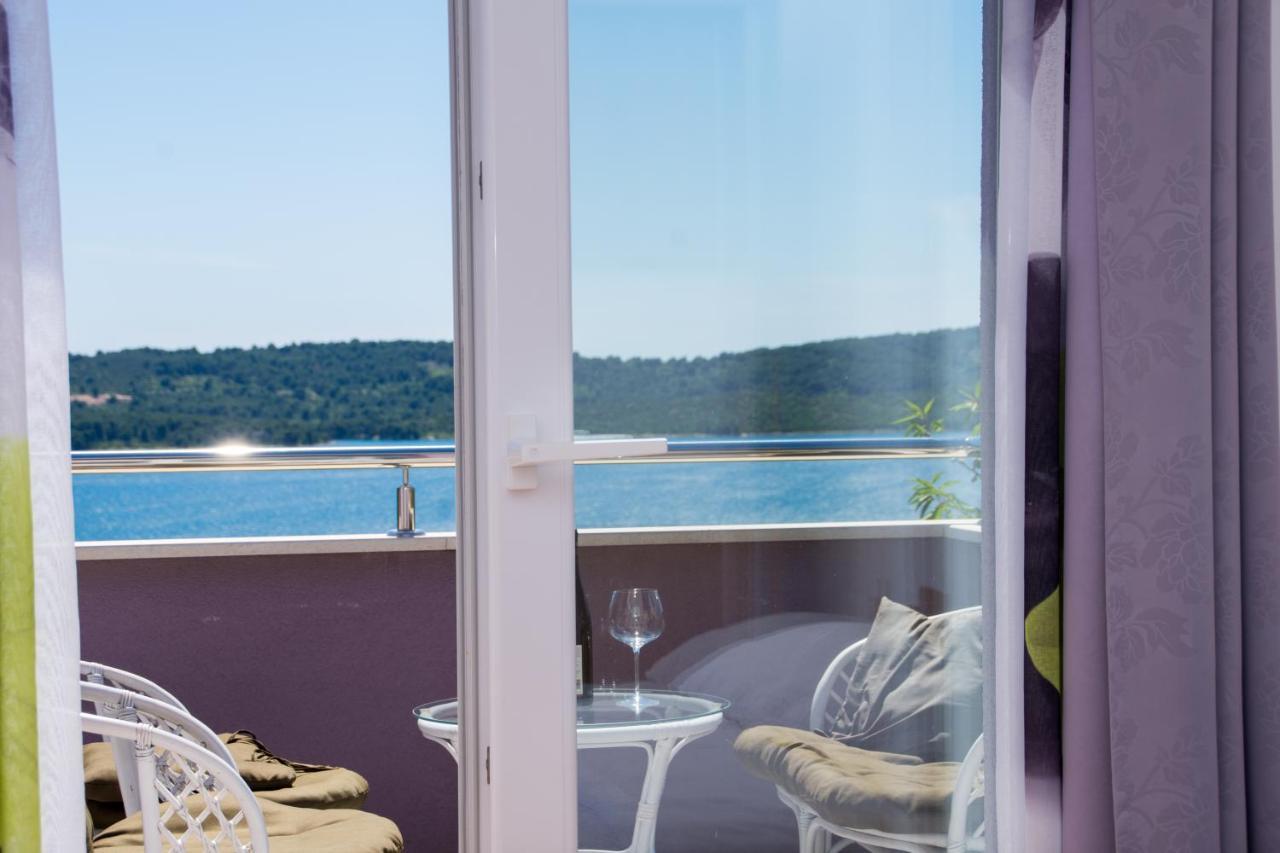 Apartmani Ferdi Трогир Экстерьер фото