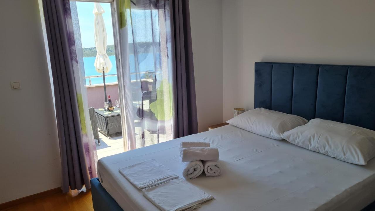 Apartmani Ferdi Трогир Экстерьер фото
