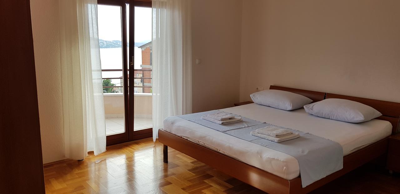 Apartmani Ferdi Трогир Экстерьер фото