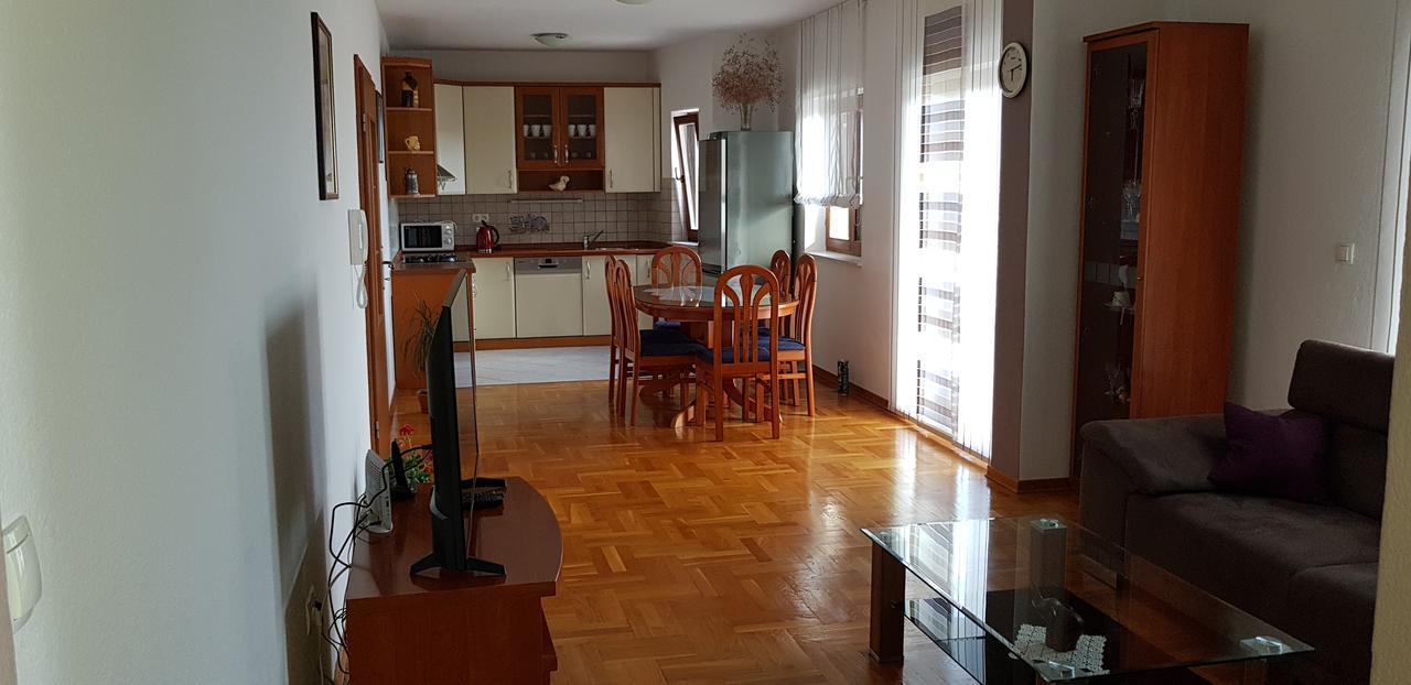 Apartmani Ferdi Трогир Экстерьер фото